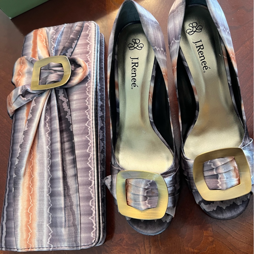 Shoes and purse in very good condition!